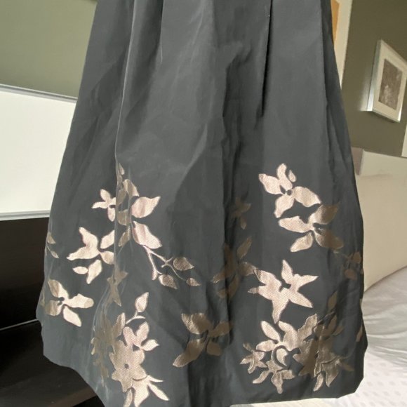 Tibi Black & Bronze Floral Print Cocktail/Party Dress V-Neckline US6 - G - Picture 8 of 16